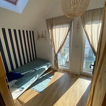 Dwupietrowy Latarnik - Jastrzebia Gora Daire