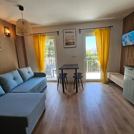 Dwupietrowy Latarnik - Jastrzebia Gora *