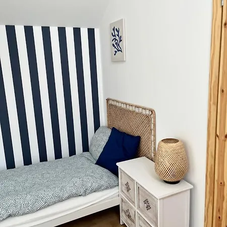 Dwupietrowy Latarnik - Jastrzebia Gora *