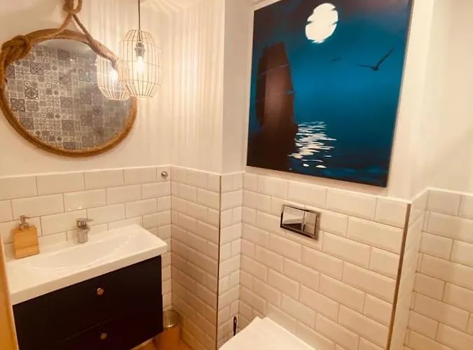 Dwupietrowy Latarnik - Jastrzebia Gora *