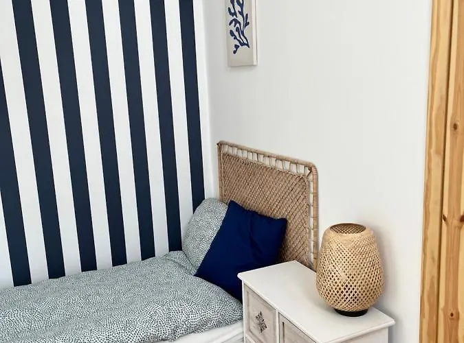 Dwupietrowy Latarnik - Jastrzebia Gora *